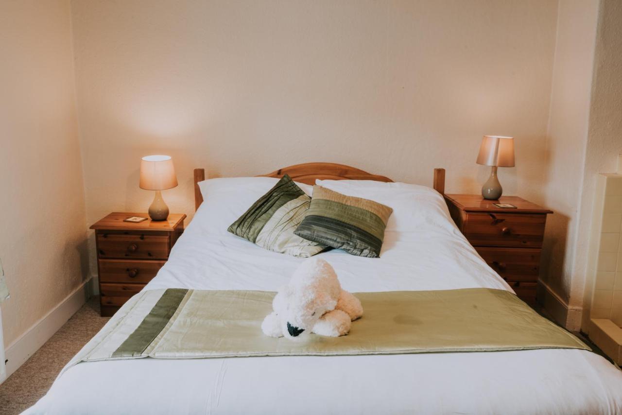 The White Bear Bed & Breakfast ดิไวเซส ภายนอก รูปภาพ