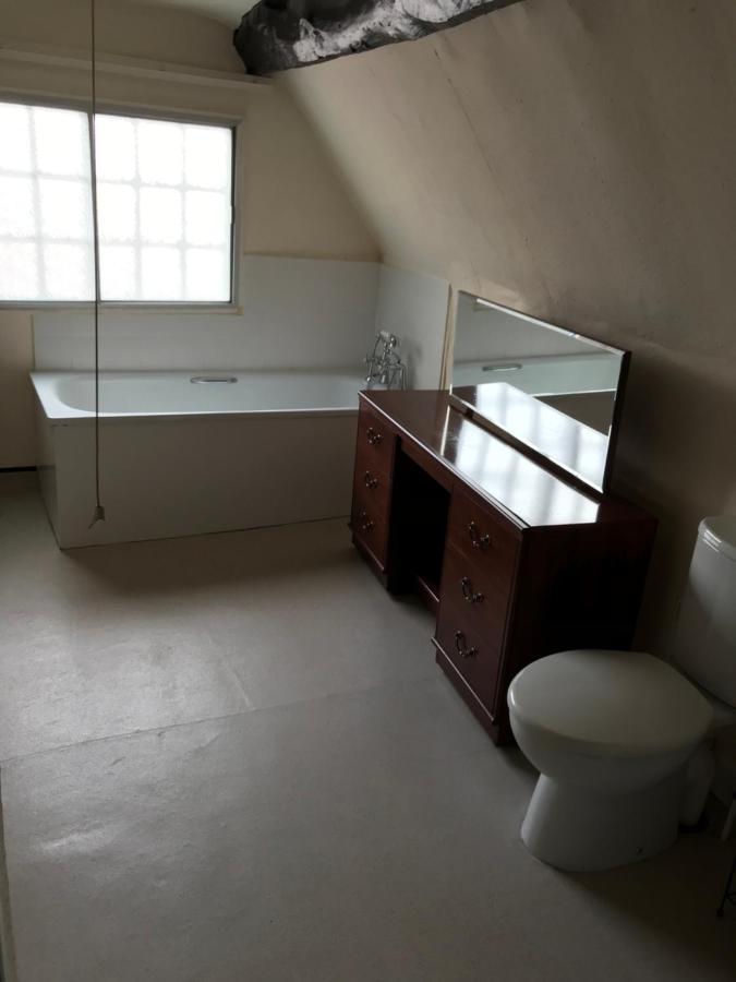 The White Bear Bed & Breakfast ดิไวเซส ภายนอก รูปภาพ